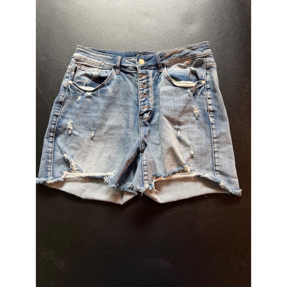 Judy Blue Distressed Button Fly Denim Shorts Light Wash 1XL JB150142